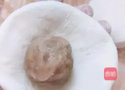 Illustration of how to make mushroom buns 6