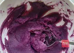 Illustration of how to make purple sweet potato rolls 3