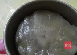 Illustration of how to make coconut milk and sago 10