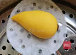 Illustration of how to make mango steamed buns 10