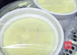 Illustration of how to make whitebait and egg custard 7