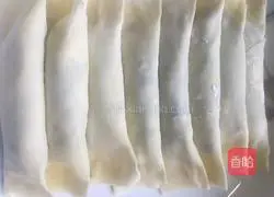 Illustration of how to make leek boxes 8