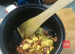 Ham Illustration of how to make fried noodles with eggs 7