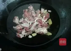 Illustration of how to make tomato stewed beef brisket 5