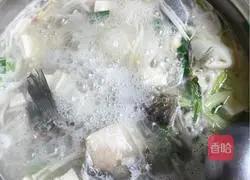 Illustration of how to make crucian carp tofu soup 8