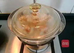 Illustration of how to make salted egg yolk and pork floss siomai 25