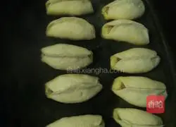 Illustration of how to make fried buns 9