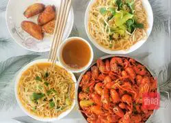 Illustration of spicy beer crayfish➕braised noodles 13