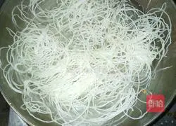 Illustration of how to make chowder rice noodles 2