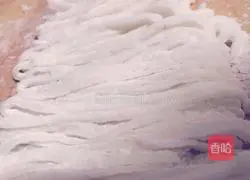 Illustration of homemade hand-rolled flour 3