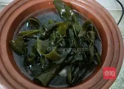 Illustration of how to make kelp and pork ribs soup 6