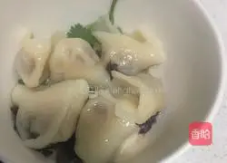 Illustration of how to make wonton stew in soup 3