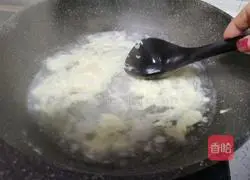 Illustration of how to make glutinous rice and egg drop soup 6