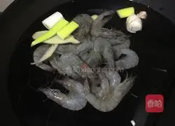 Illustration of how to make shrimp meatball soup 5