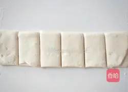 Illustration of how to make soft and delicious flower oil rolls 9