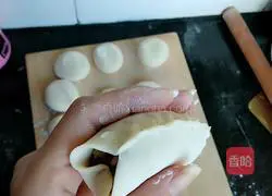 Illustration of how to make hot noodle dumplings 15