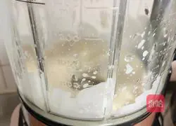 Illustration of how to make matcha yogurt fruit cup 4