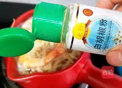 Illustration of how to make mushroom and shrimp soup 17