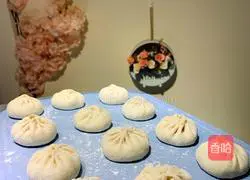 Illustration of how to make fried buns 6