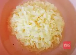 Illustration of how to make okra mixed with white fungus 2