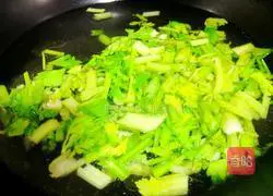 Boiled celery noodles Practice illustration 3