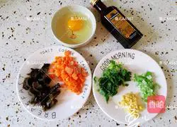 Illustration of how to make sea cucumber and egg drop soup 1