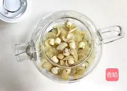 Illustration of how to make dragon fruit, white fungus and lotus seed soup 3