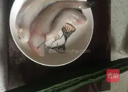 Illustration of how to make nine tripe fish and loofah soup 1