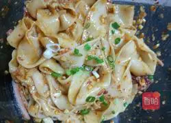 Qian'er Mama's Kitchen~Illustration of Homemade Oil-Poured Noodles 5