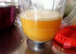 Illustration of how to make cute and sweet orange and mango juice 4