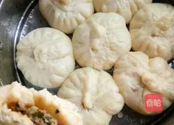 Illustration of how to make meat buns 9