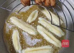 Illustration of how to make crispy fried dough sticks 6