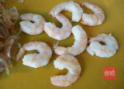 Illustration of how to make cold celery and shrimp 5