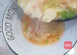 Illustration of how to make tomato and egg drop soup 8