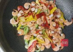 Illustration of how to stir-fry Jiwei shrimp 6