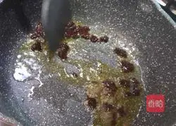 Chengdu - Illustration of how to make dandan noodles 9