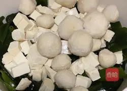 Illustration of how to make kelp tofu ball soup 6 