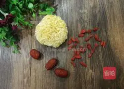 Tremella, red dates and wolfberry beauty soup recipe 1