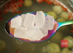 Illustration of how to make rock sugar yam and grapes 7