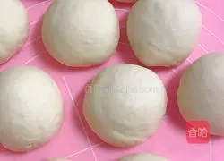 Illustration of how to make croissants 4