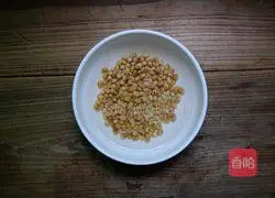 Soybean and Bitter Melon Bone Soup Recipe Illustration 1