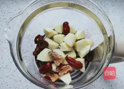 Apple, hawthorn and red date soup recipe 5