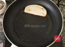 Illustration of how to make fried steamed bun slices 3