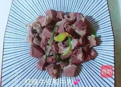 Illustration of braised cowhide 3