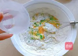 Illustration of how to make chive egg pancake 4