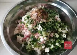 Illustration of how to make pork and tofu stuffed buns 9