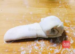 Illustration of how to make fried shrimp and rose flower dumplings 5