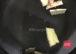 Illustration of salt-baked chicken feet 2