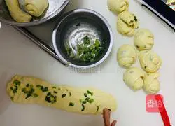 Home-style scallion pancake recipe 5