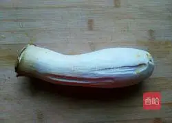 How to shred king oyster mushrooms by hand Illustration of how to do it 1